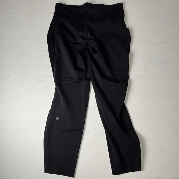 lululemon Sleek Black High Waist Capri Leggings - Size 12 - Inside Back Pocket - Picture 7 of 8